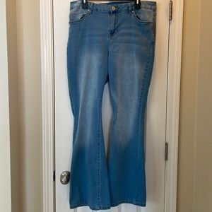 YMI light wash bootcut jeans 16 NEW